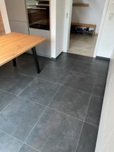 Fliesenarbeiten Küchenboden Privatkundschaft - Referenz 07